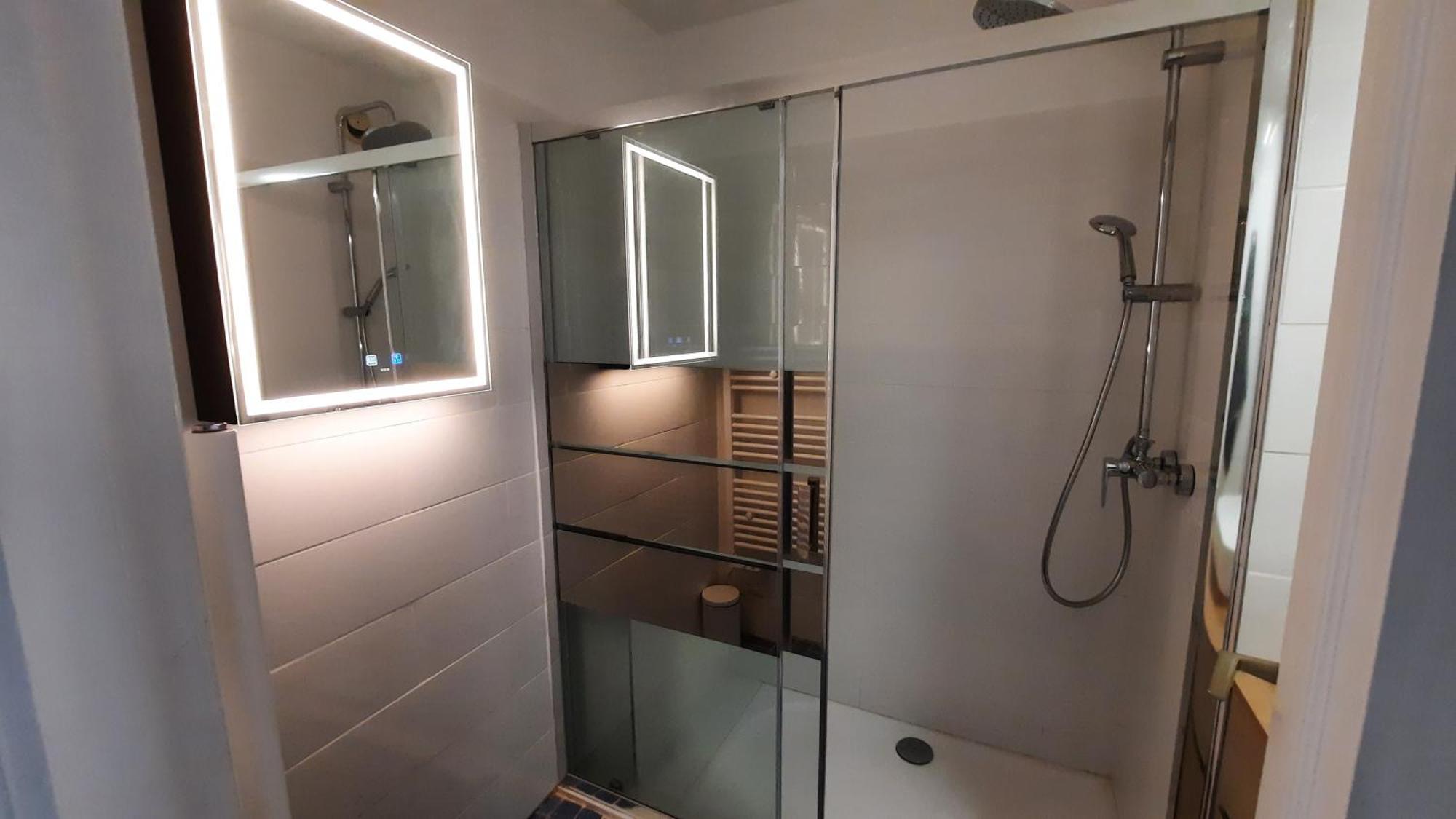 Sunny Mercury - Room In Apartment Cannes Exterior foto