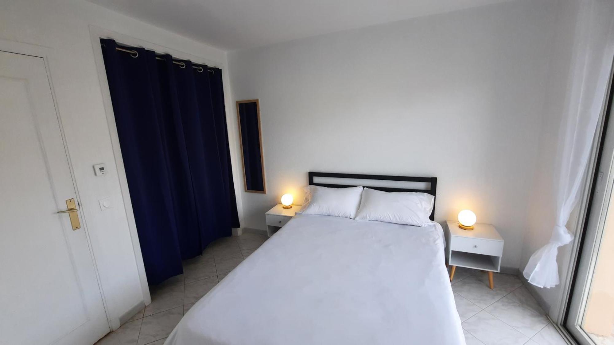 Sunny Mercury - Room In Apartment Cannes Exterior foto