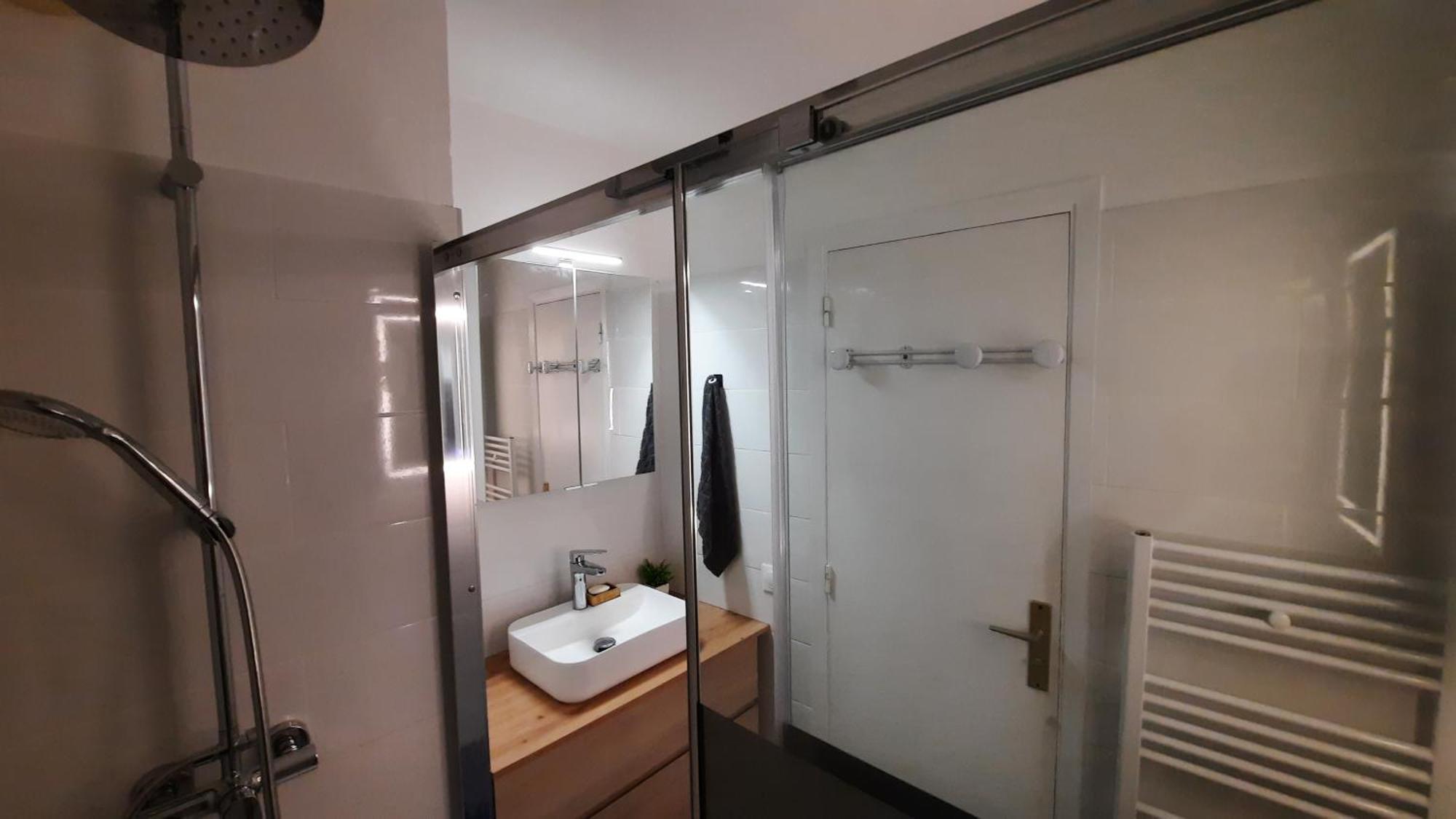 Sunny Mercury - Room In Apartment Cannes Exterior foto